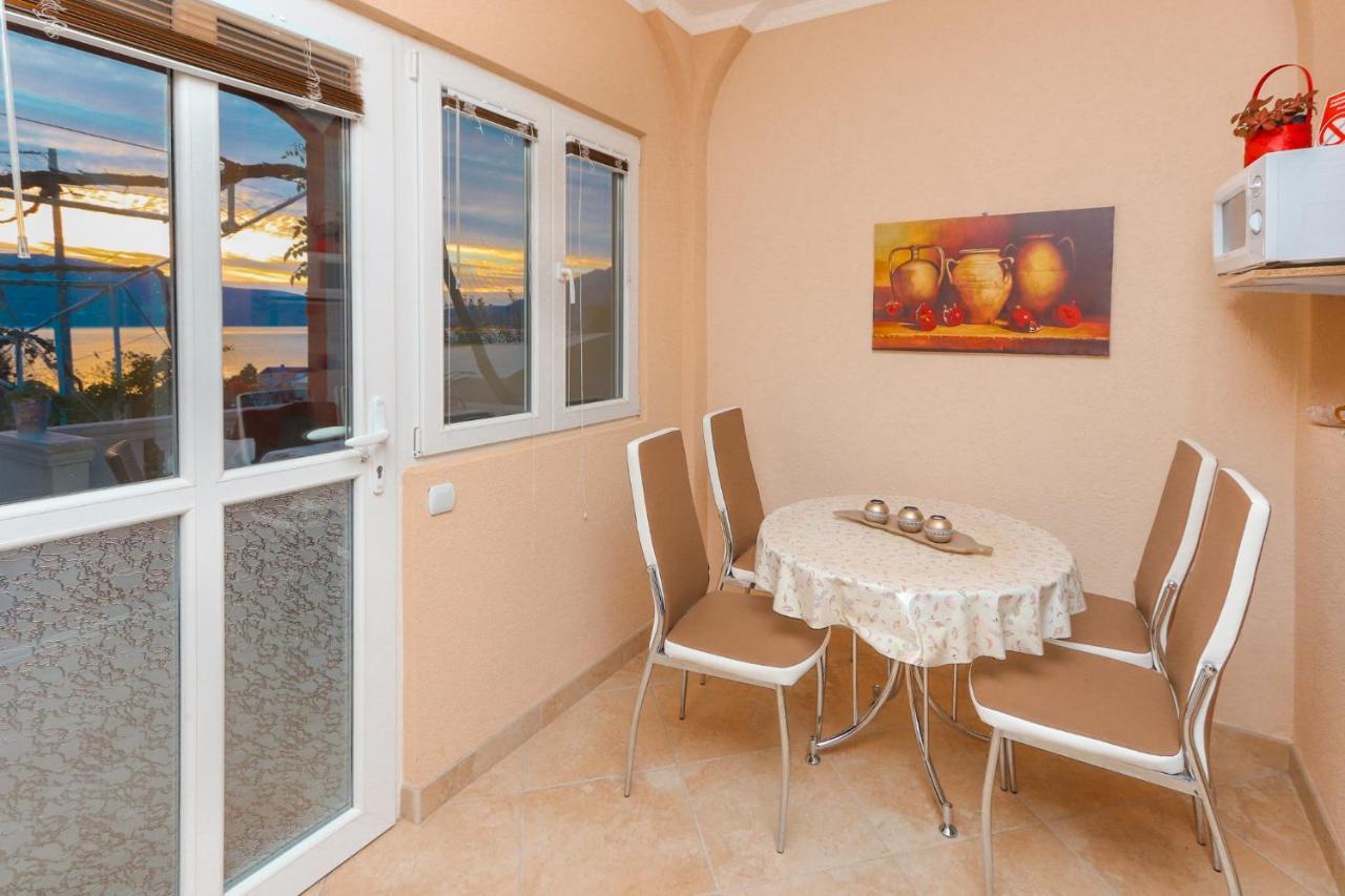 Villa Lastva Apartments Tivat Oda fotoğraf