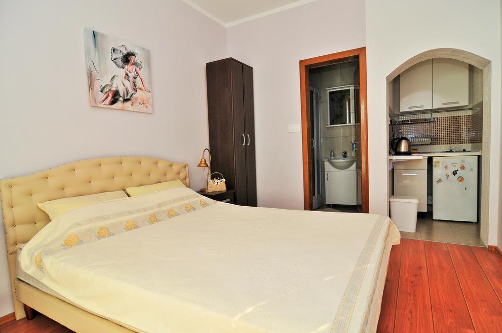 Villa Lastva Apartments Tivat Oda fotoğraf