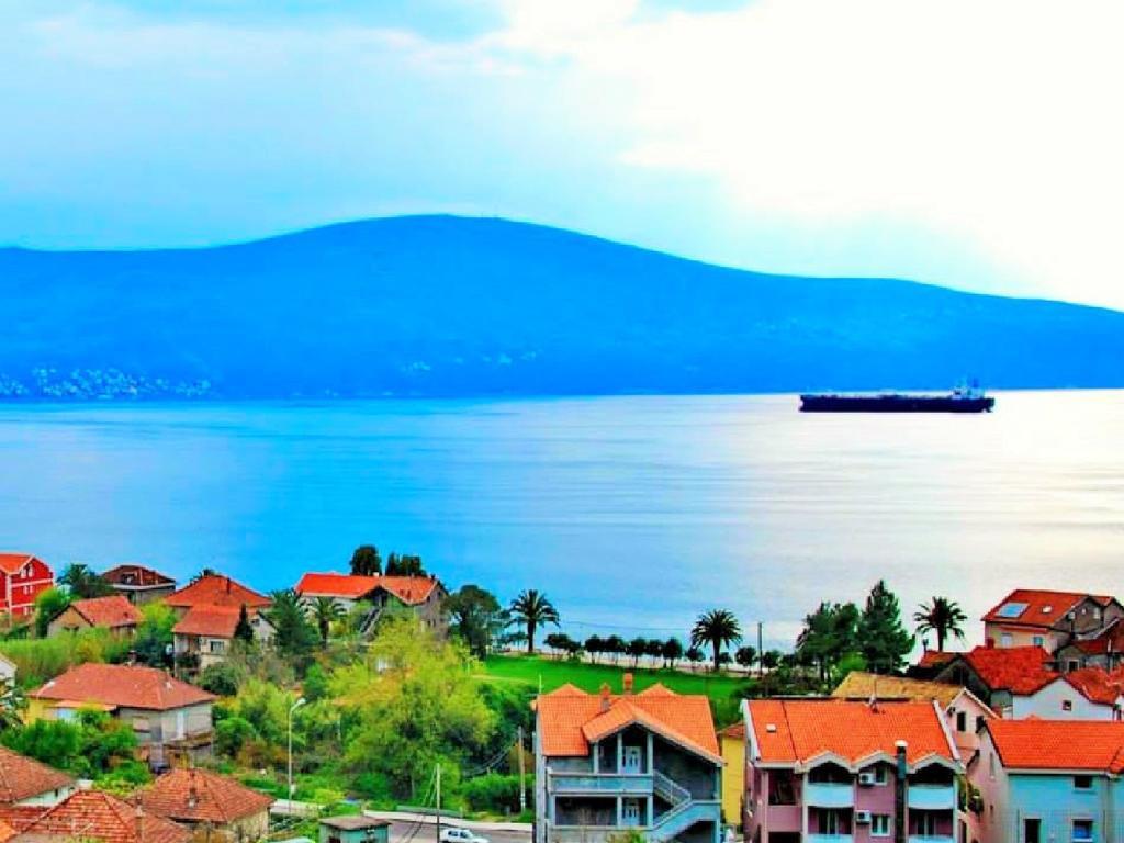 Villa Lastva Apartments Tivat Dış mekan fotoğraf