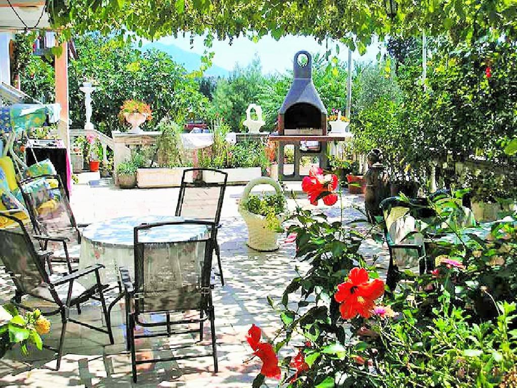 Villa Lastva Apartments Tivat Oda fotoğraf