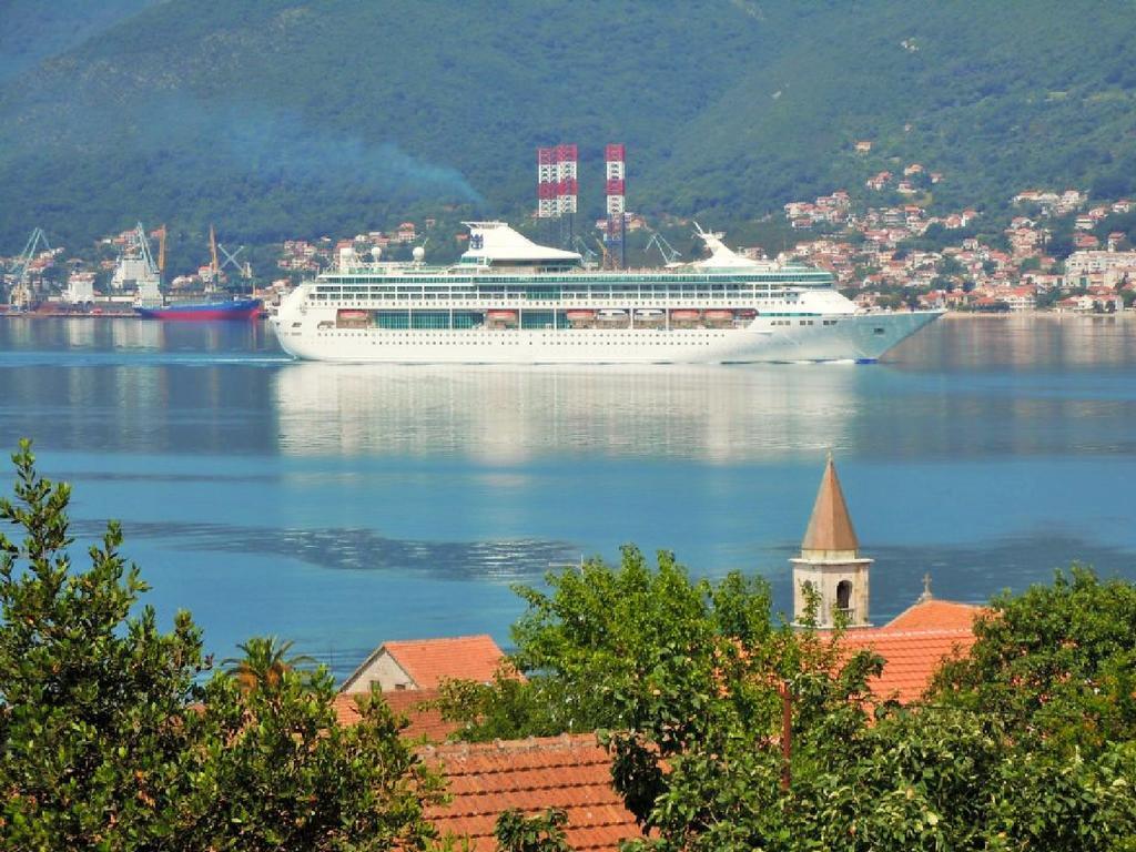 Villa Lastva Apartments Tivat Dış mekan fotoğraf