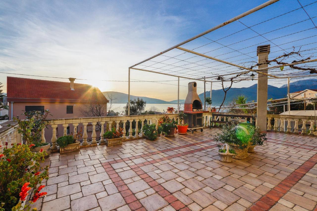 Villa Lastva Apartments Tivat Dış mekan fotoğraf